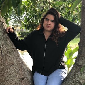 Meet your Posher, Laura